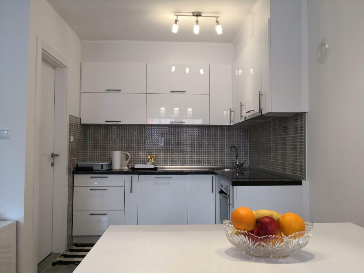 Apartman Gaga Lukavica Buitenkant foto