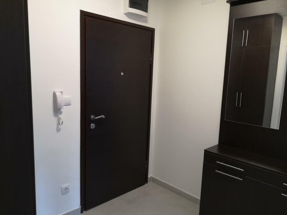 Apartman Gaga Lukavica Buitenkant foto