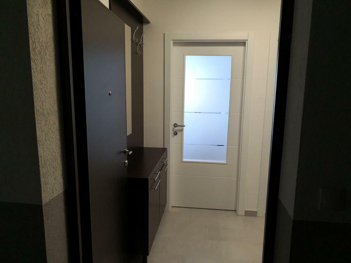 Apartman Gaga Lukavica Buitenkant foto